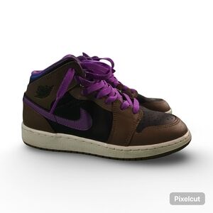 Jordan 1 Mid Kids Size 5Y/6.5W
